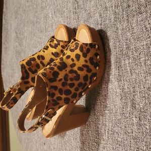 Leopard print heeled sandals